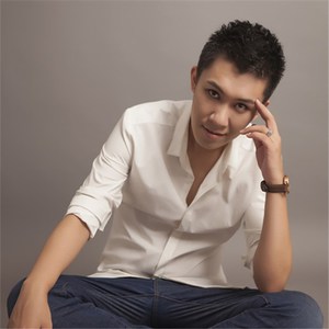 高圆圆穿透明泳装
